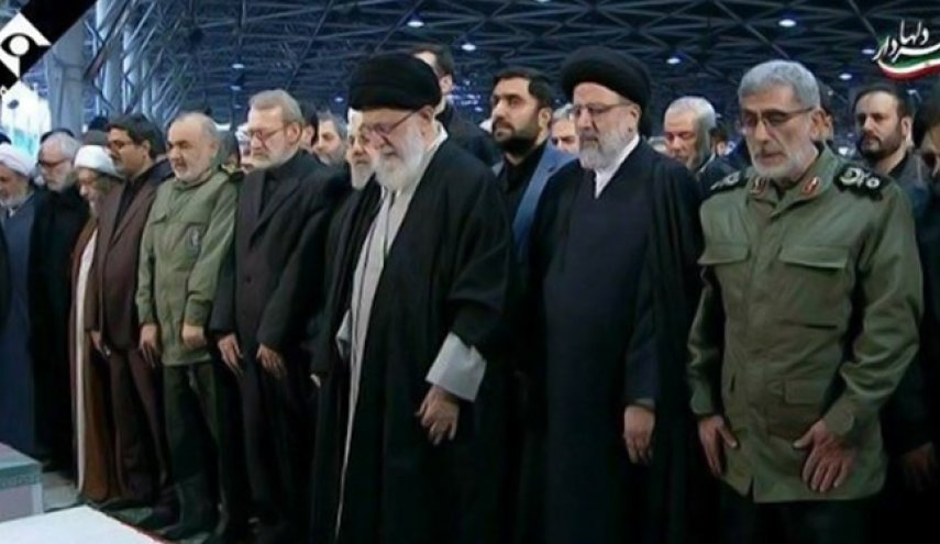 عبارات خاصی که رهبر معظم انقلاب در نماز بر پیکر سردار سلیمانی و ابومهدی قرائت کردند + ترجمه