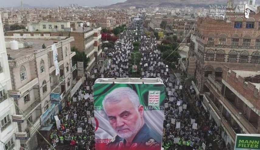 حضور گسترده یمنی ها در حمایت از شهدای مقاومت در صنعاء