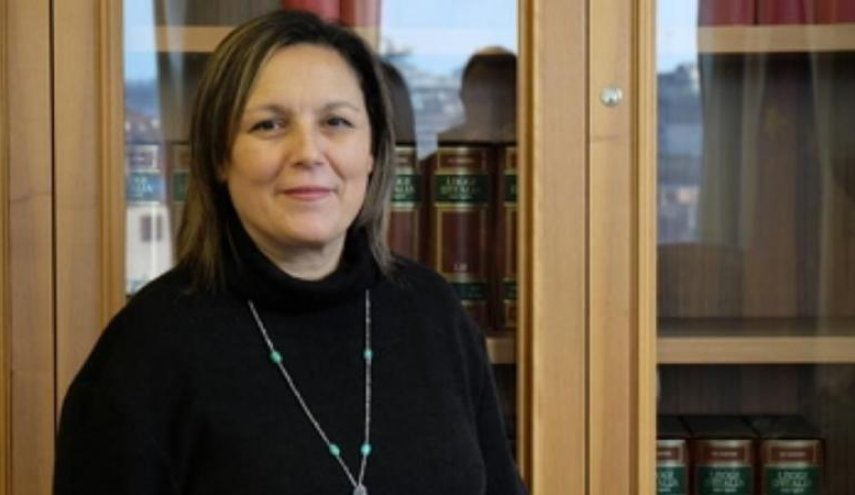 'المرأة الشبح' الإيطالية تخرج من مخبئها لمحاربة 'المافيا'