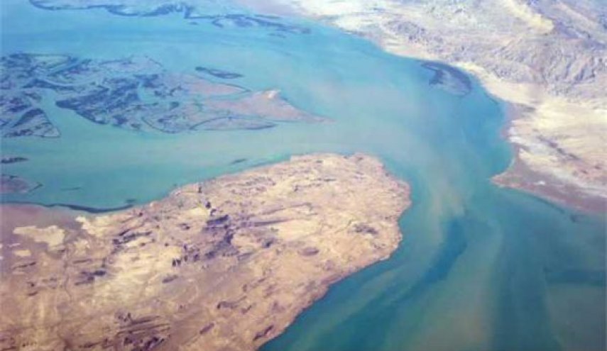 شرکت نفتکش سعودی عبور از تنگه هرمز را متوقف کرد