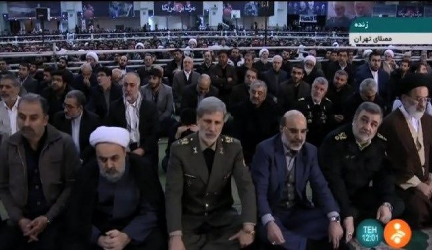 عکس| حضور رئیس سازمان صدا و سیما، امیرحاتمی، وزیر دفاع و وسردار اشتری فرمانده نیروی انتظامی در نمازجمعه تاریخ‌ساز تهران