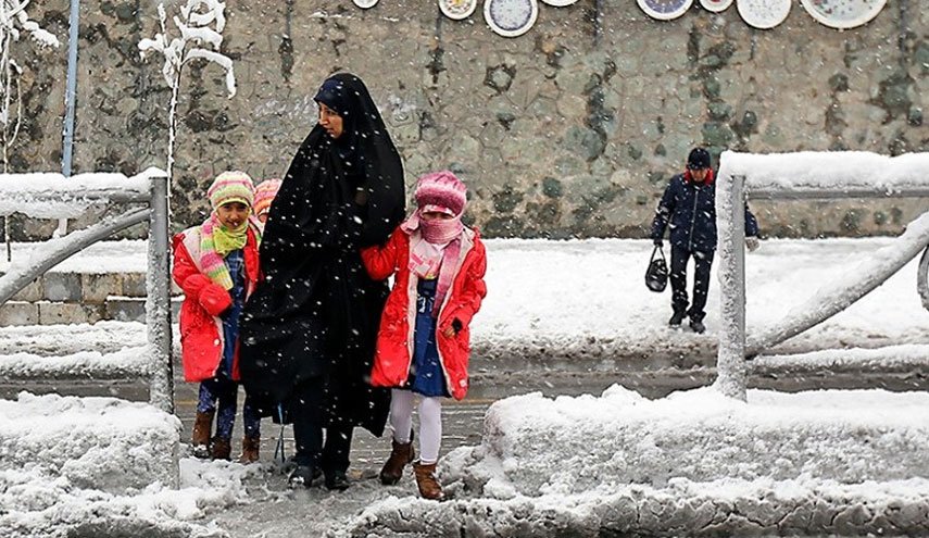 برف و سرما  آذربایجان‌شرقی را فرا گرفت/ کلیه مدارس تبریز در شیفت صبح تعطیل شد