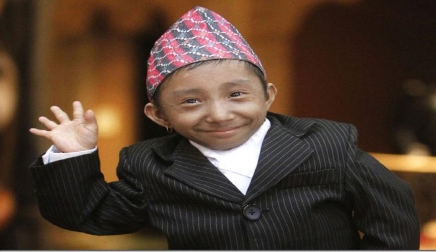في عمر 28.. وفاة أقصر رجل في العالم