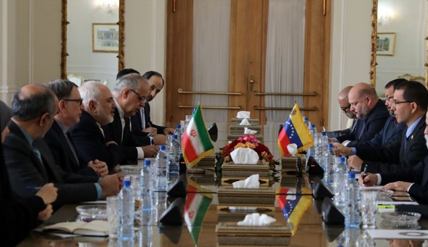 وزیر خارجه ونزوئلا در دیدار با ظریف: به افتخار شهید سلیمانی باید بیش از پیش روابط 2 کشور را گسترش دهیم
