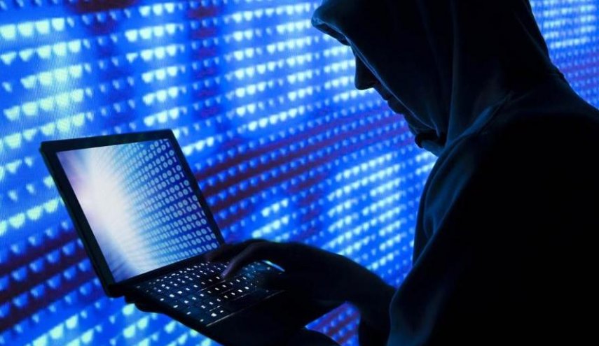 بعد بيزوس.. رجل أعمال أمريكي يتهم الإمارات باختراق بريده