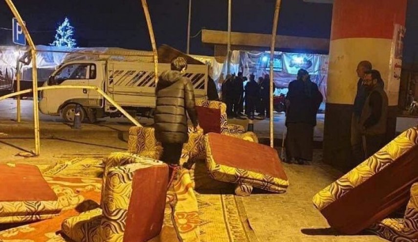 جمع شدن خیمه‌های معترضان عراقی پس از توئیت الصدر
