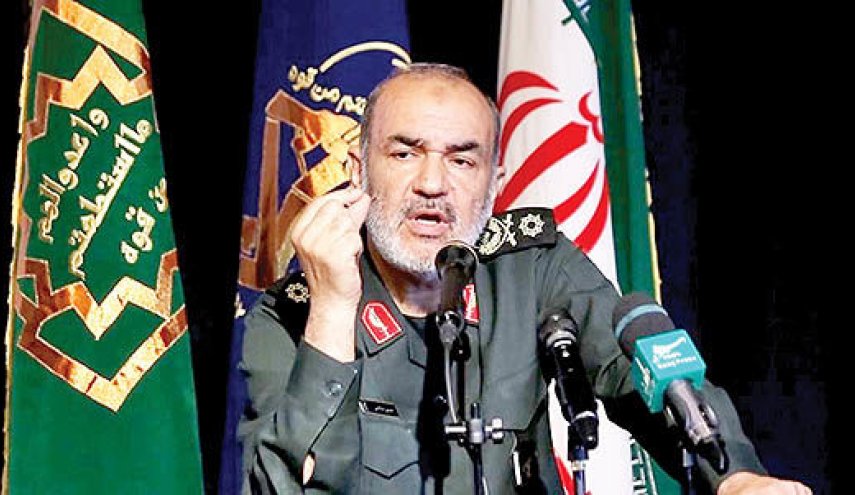 سردار سلامی: بسیج نقطه کانونی عزت امت اسلامی است
