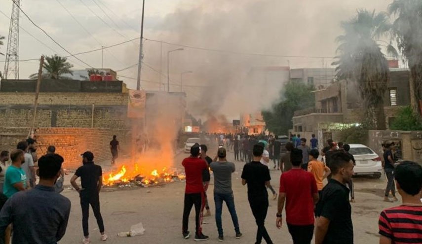 معترضان در عراق جاده پالایشگاه نفت سماوه را بستند