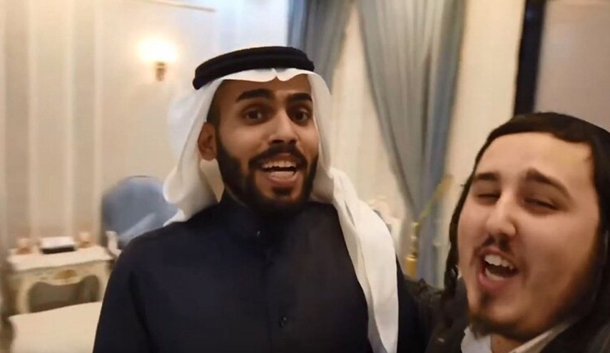 مجلة يهودية تجري مقابلة مع السعودي محمد سعود في الرياض