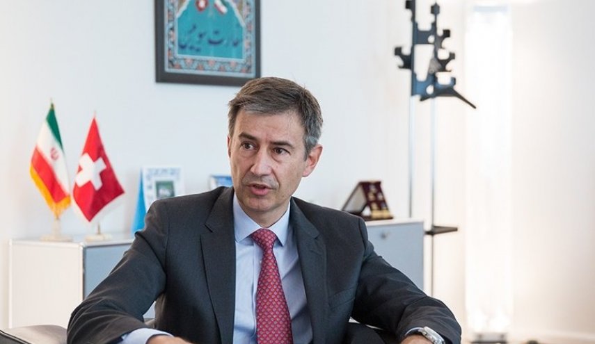 سفیر سوئیس: امروز ۱۸۰ هزار بسته از داروهای مورد نیاز برای پیوند اعضا وارد ایران شد
