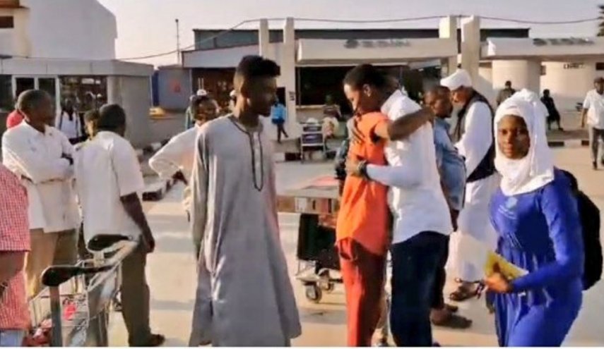 وصول 80 سودانيا للخرطوم رافضين التعامل مع شركة بلاك شيلد الإماراتية