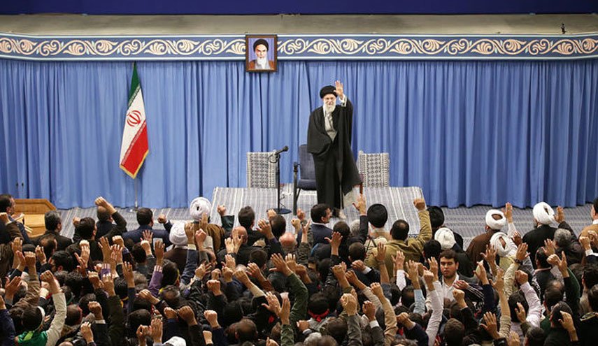 هزاران نفر از قشرهای مختلف مردم با رهبر انقلاب دیدار کردند