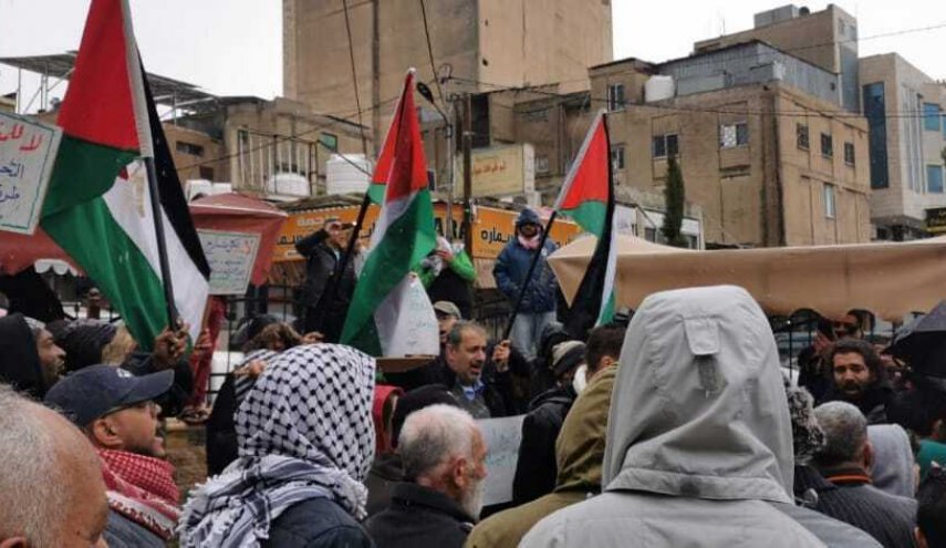 تظاهرات اردنی‌ها علیه «معامله قرن»/ تظاهرکنندگان خواستار لغو تمام قراردادها با رژیم صهیونیستی شدند