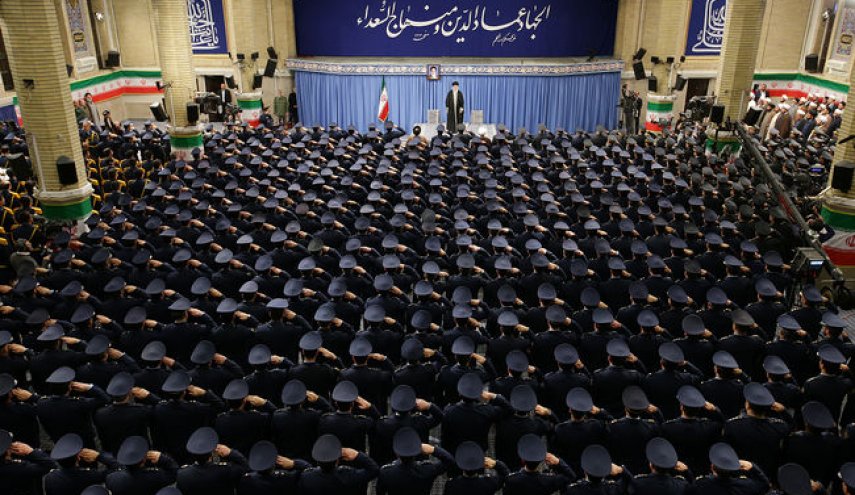 باید قوی شویم تا جنگ نشود و تهدید دشمن تمام شود/ می‌توان با تبدیل تحریم جنایتکارانه به فرصت، اقتصاد را از وابستگی به نفت نجات داد