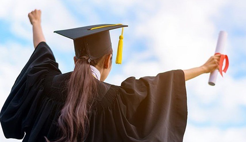 الالتحاق بالجامعة قد يضيف سنوات إلى عمر الفرد!