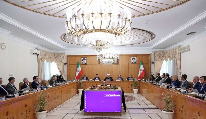 روحانی: مردم از مسافرت‌های غیرضروری پرهیز کنند/ باید برای رفع مشکلات، نیازهای کادر درمانی چاره‌اندیشی شود