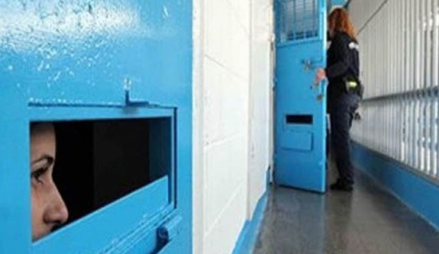 في يوم المرأة العالمي... الاحتلال يواصل اعتقال 43 فلسطينية