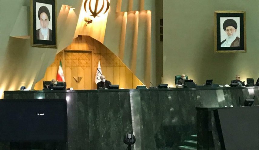 جلسه فوق العاده کمیسیون بهداشت مجلس با حضور لاریجانی و نمکی برگزار شد