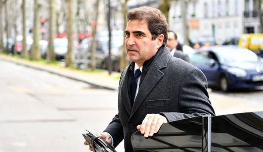 سیاستمدار منتقد فرانسه به کرونا مبتلا شد