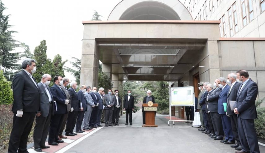 سال 98 سال افتخار ملت بزرگ ایران بود/ دولت همه توان خود را برای کاستن از فشارهای اقتصادی دشمنان بر مردم بکار گرفته است/ قدردانی از همه نیروهای نظامی کشور برای مقاومت قاطعانه در برابر آمریکا