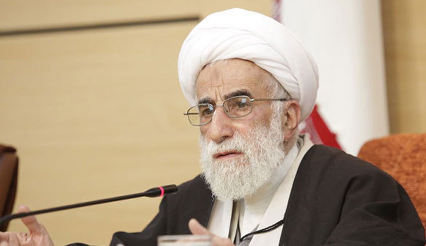 آیت الله جنتی: شاهد سالی سرشار از آرامش با حل مشکلات معیشتی مردم خواهیم بود