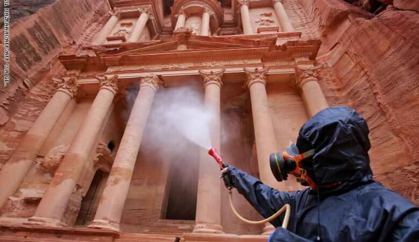 الحكومة الأردنية توضح إجراءات التخلص من نفايات مواقع الحجر الصحي
