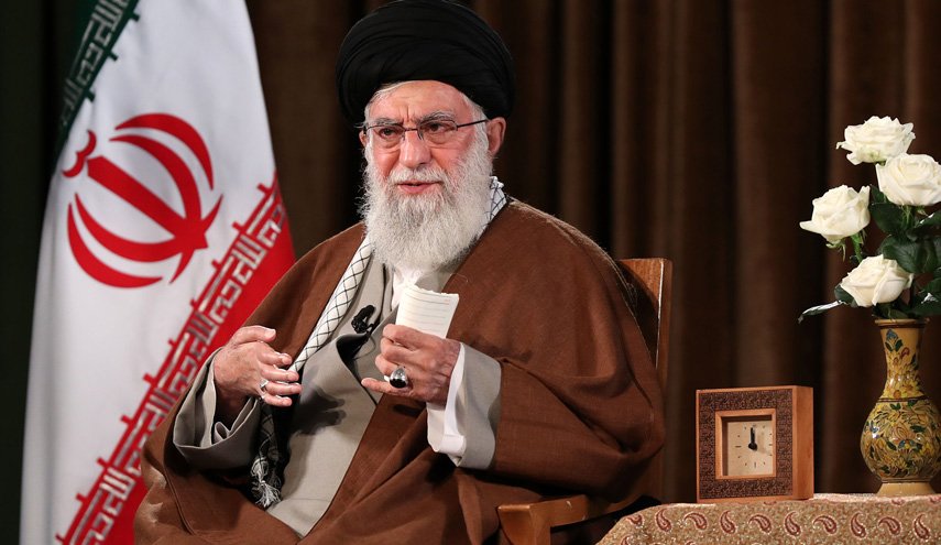 کدام عاقلی کمک آمریکا را که متهم به تولید ویروس است قبول می‌کند/ اگر کوته‌بینی نکنیم ایران به قلّه حکومت اسلامی می‌رسد