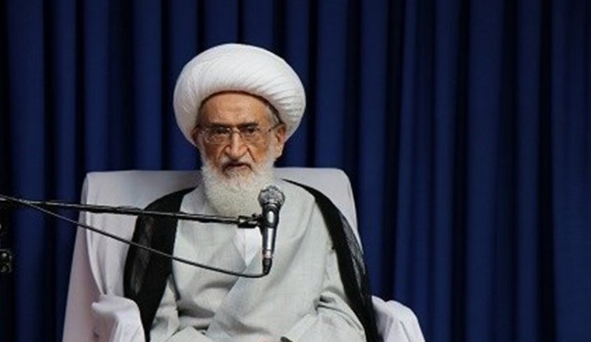 آیت‌الله نوری‌همدانی: مسافرت‌ غیرضرور در شرایط کنونی جایز نیست/ صله‌ رحم تلفنی باشد