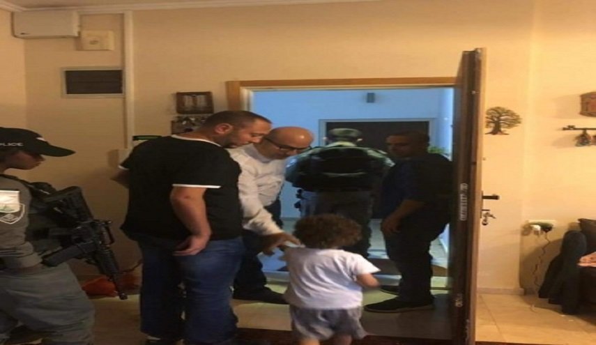  الاحتلال يعتقل وزير شؤون القدس
