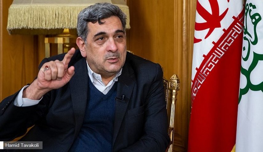 حناچی: نمی توان حمل و نقل عمومی را تعطیل کرد
