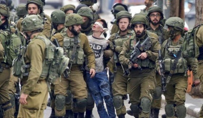 في يوم الطفل: الاحتلال يواصل اعتقال 180 طفلاً