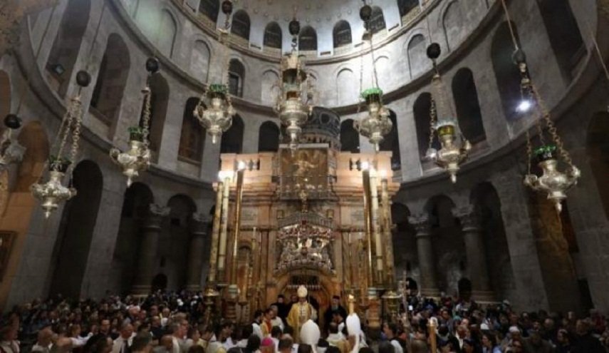 كنيسة القيامة بالقدس تشهد حدثا هو الأول من نوعه منذ 100عام
