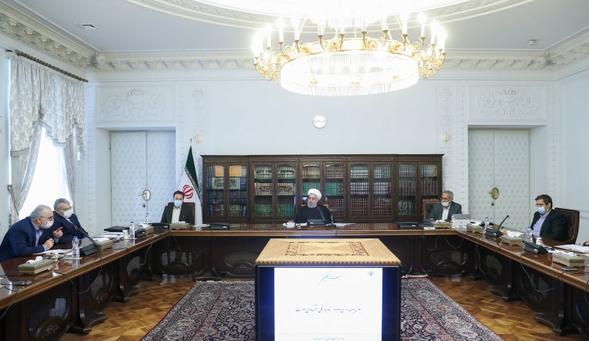 تسهیلات با تضامین ساده و بدون پیچیدگی‌های اداری ارائه شود/ تأکید بر ادامه سیاست‌های اقتصاد مقاومتی و اتخاذ سیاست‌هایی در جهت جهش تولید