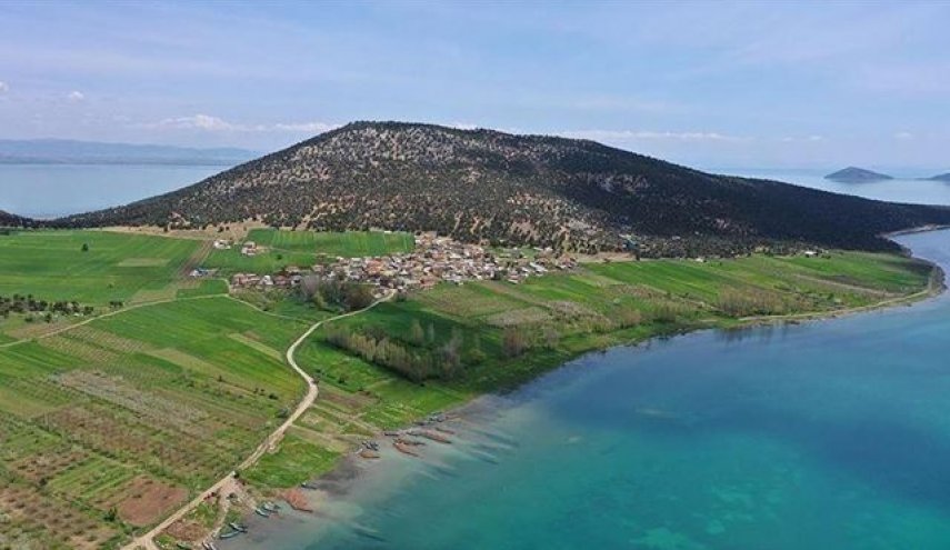 جزيرة تركية تنجو من 