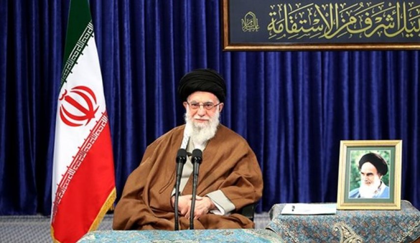 قائد الثورة يؤكد ضرورة تسديد مرتبات العمال بعدالة ودون تأخير
