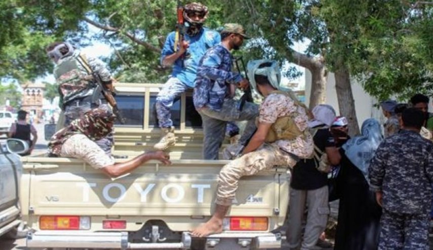 نیروهای سعودی از «سقطری» عقب نشینی کردند/ احتمال حمله جدایی‌طلبان مورد حمایت امارات به مرکز سقطری
