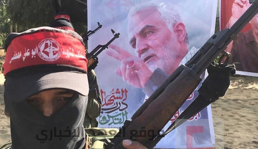 مانور جنبش فلسطینی به مناسبت روز قدس با تصاویری از سردار سلیمانی و نصرالله