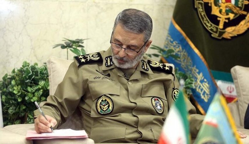 فرمانده کل ارتش، شهادت تعدادی از کارکنان نیروی دریایی را تسلیت گفت