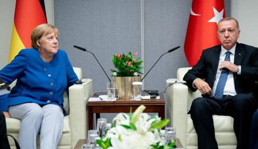 تماس تلفنی اردوغان و مرکل با محور مقابله با کرونا