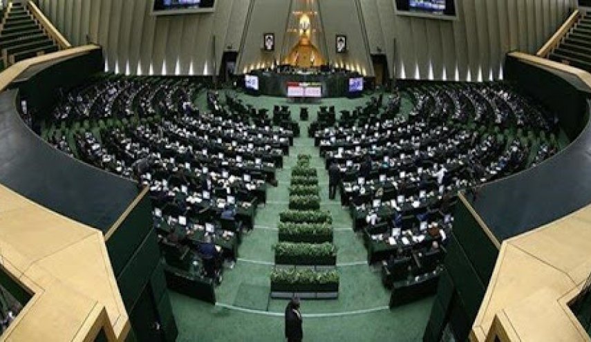 قرائت گزارش تفحص از قاچاق بعد ۲ سال | ۲۵میلیارد دلار قاچاق سالانه/ دستگاه‌های اجرایی به 40تکلیف قانونی عمل نکرده‌اند
