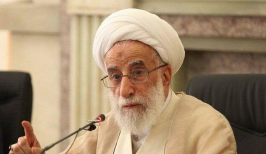 مسئولان نظامی به حادثه ناوچه کنارک رسیدگی کنند