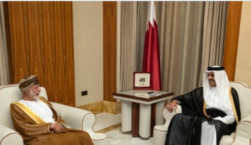 دیدار وزیر خارجه عمان با امیر قطر و تسلیم پیام سلطان هیثم
