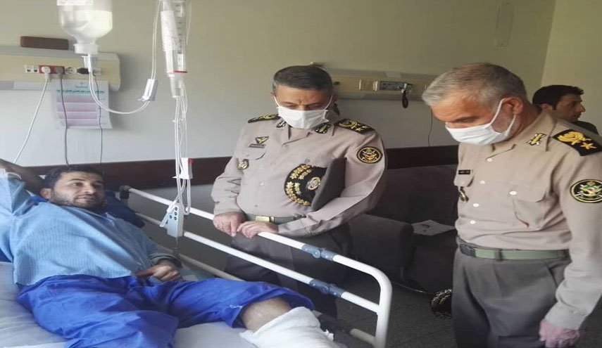عیادت فرمانده کل ارتش از جانبازان حادثه شناور کنارک