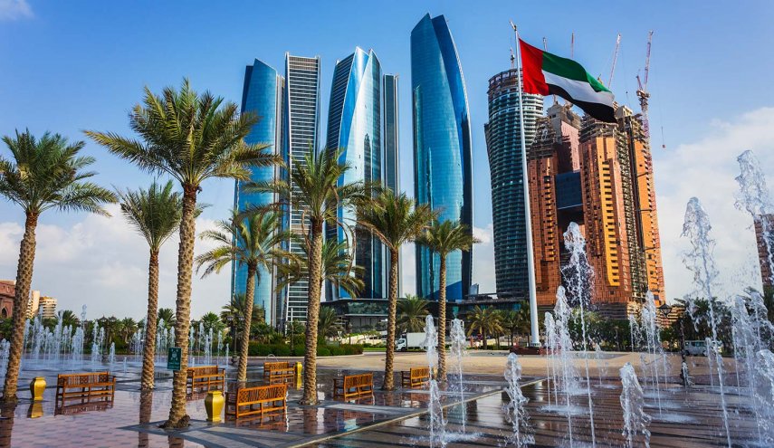 أبوظبي تعلن حظر التنقل منها وإليها لاحتواء كورونا