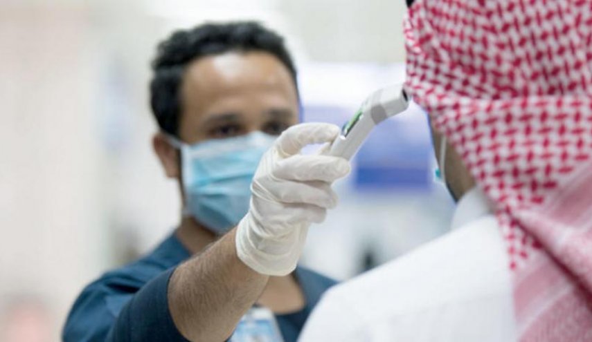  السعودية: ترحيل أي مقيم لا يلتزم بارتداء الكمامة