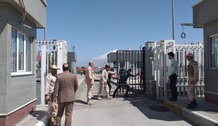 وصول أول شحنة أدوية فرنسية الى ايران عبر معبر بازركان