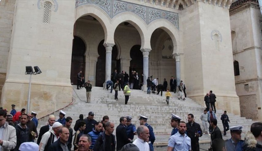 لجنة الفتوى بالجزائر: الظروف الحالية لا تسمح بعد بفتح المساجد
