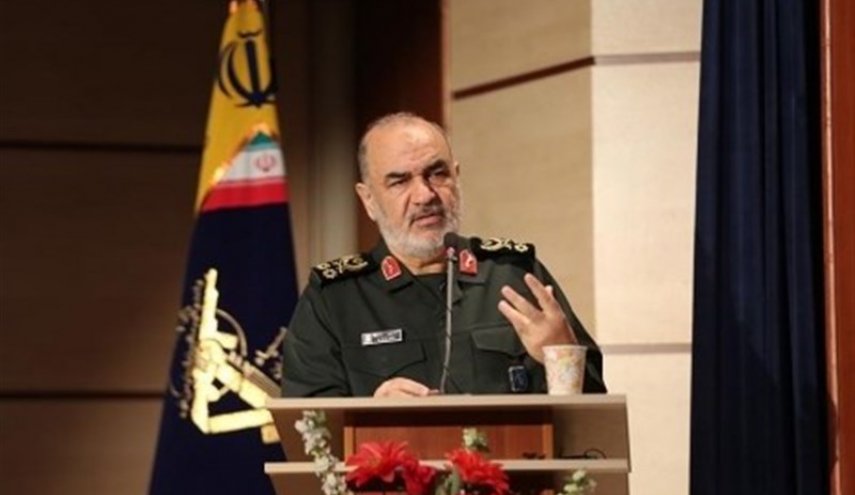 سرلشکر سلامی: دشمنان دیگر هوس راه انداختن جنگ نظامی با ما را نمی‌کنند
