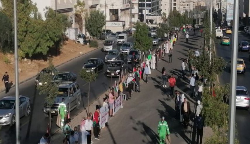 الاردن .. سلسلة بشرية رفضا لخطة الضم ’الإسرائيلية’
