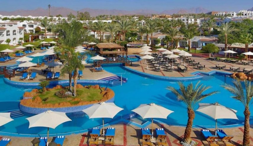 مصر تبدأ باستقبال سياح أجانب في منتجعات شرم الشيخ والغردقة